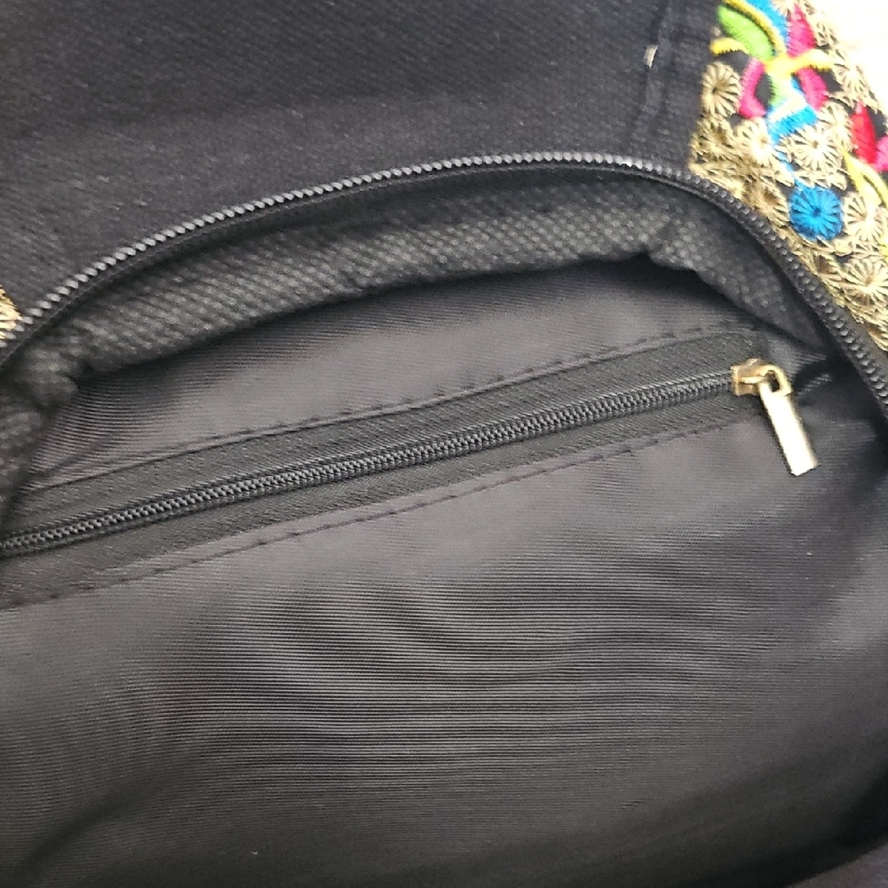 Floral Embroidered Sling Bag - Picture 5 of 8